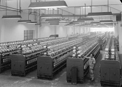 Indústria Tênxtil do Ave, Lousado, Portugal. Biblioteca de arte // flickr.com